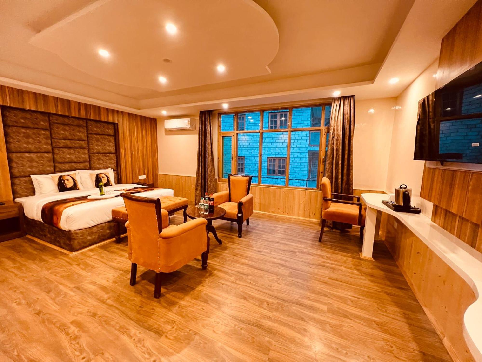 West Western Resort Manali #Neartomallroad #Gym #Lawn #Playingzone #Pooltable #Kidsfriendly #Mountainview #Tabletennis #Familyfriendly #Privateparking Eksteriør bilde